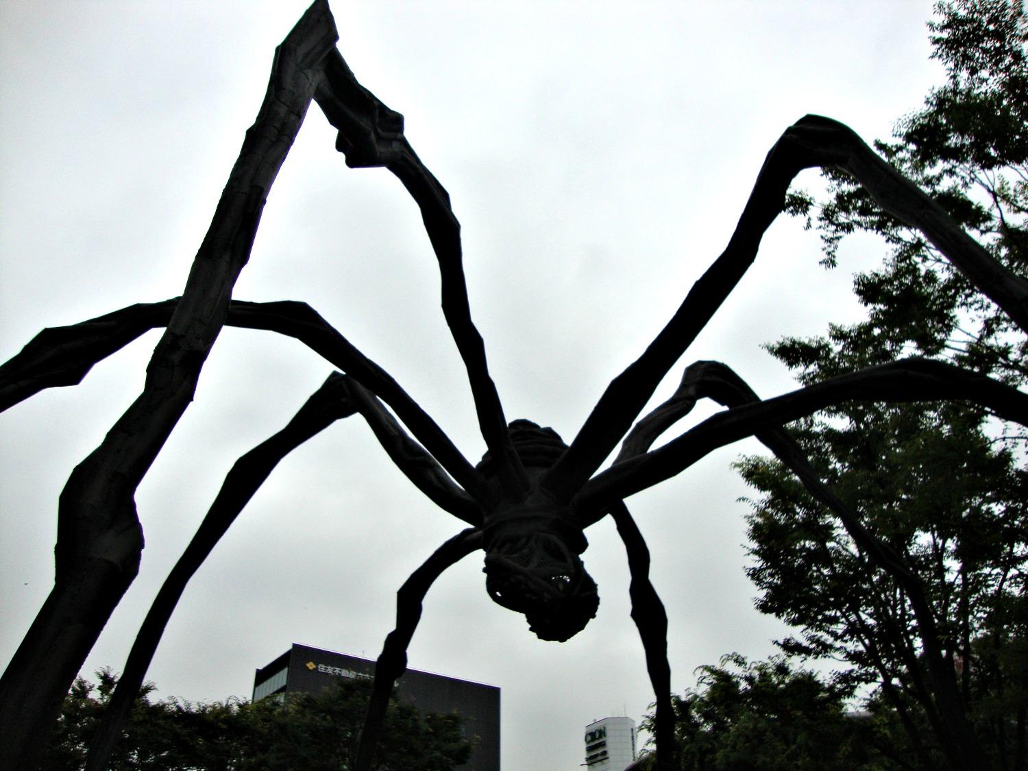 Photo of a spider stature at Roppongi Hills