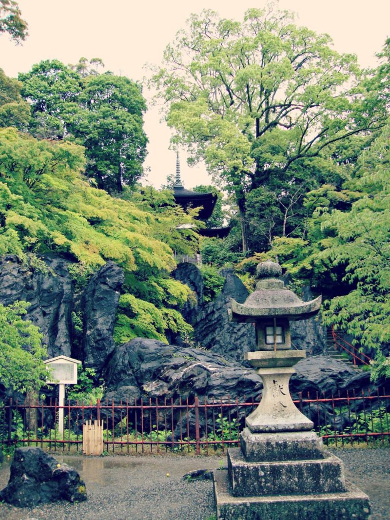 Ishiyamadera temple, located in Otsu Japan, is famous for the large mineral formation at the entrance of the temple. Learn more about this temple with this Otsu Japan travel guide.